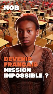 Acquérir la nationalité française s’avère de plus en plus compliqué depuis quelques années. La loi a pris un tournant en 2025 quand, juste avant de quitter ses fonctions au gouvernement, Bruno Retailleau réhausse encore le niveau de l’examen de naturalisation.
Si jusqu’ici, l’examen n’avait pas de format type, il devient maintenant très académique. En plus, pour obtenir l’examen civique, à partir du 1er janvier 2026, il faudra avoir 80% de bonnes réponses.
Des conditions difficiles qui interrogent la définition même de citoyenneté. Surtout que beaucoup de français n’arrivent pas à le passer !
Ces mesures sont présentées par certains partis politiques comme la seule façon de protéger les valeurs de la République. Ce cloisonnement pourtant la preuve évidente d’un rejet politique de l’autre, mais surtout d’une vision erronée de la citoyenneté.
(Première !) réalisation et montage @just.in_kssi @le_labo_media
