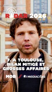 Le bilan de Jean-Luc Moudenc lui permettra-t-il d’être réélu pour un 3ème mandat malgré ses casseroles ? Tout va se jouer à Toulouse, comme dans les autres communes françaises, les 15 et 22 mars prochains.
Depuis 2014, Jean-Luc Moudenc préside les conseils municipal et métropolitain de la ville rose. Pendant ces mandats, il a lancé de gros chantiers urbains et fait de nombreuses promesses : la construction d’une nouvelle ligne de métro, l’ajout de caméras de surveillance ou encore la plantation de verdure pour adapter Toulouse au changement climatique. Nous faisons le point avec le rédacteur en chef de Mediacités Toulouse, dans ce nouvel épisode de Radar.
Réalisation et montage : @perrinebontemps pour MOB // Script Gaël Cérez pour @mediacitesinvestigation